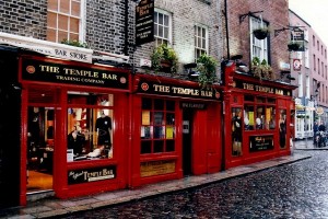 Temple Bar, quartier et pub à Dublin