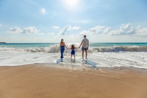 plage-vacances-été-en-famille